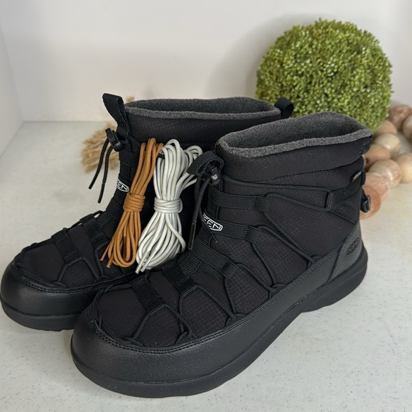 KEEN UNEEK SNK CHUKKA II WP W BLACK/BLACK Sz 9 - Picture 3 of 12